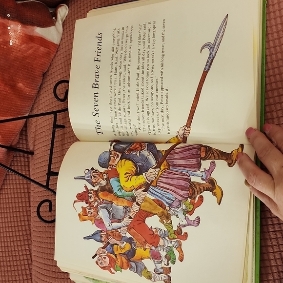 THE BEST OF THE BROTHERS GRIMM. BOOK - Picture 8 of 12